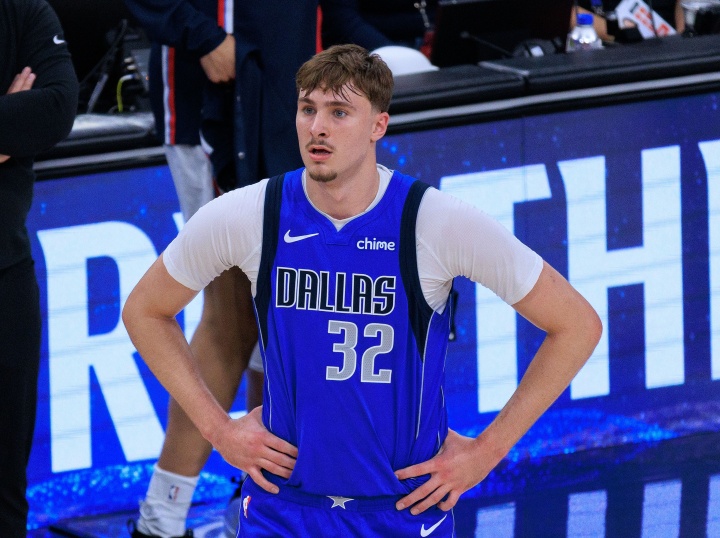 NBA三四月红黑榜 东契奇率湖人狂飙 特纳转投雄鹿陷低迷 NBA三四月红黑榜 东契奇率湖人狂飙 特纳转投雄鹿陷低迷