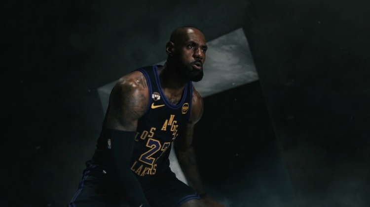 NBA官方IG发布詹姆斯父子与诺兰新片联名宣传片