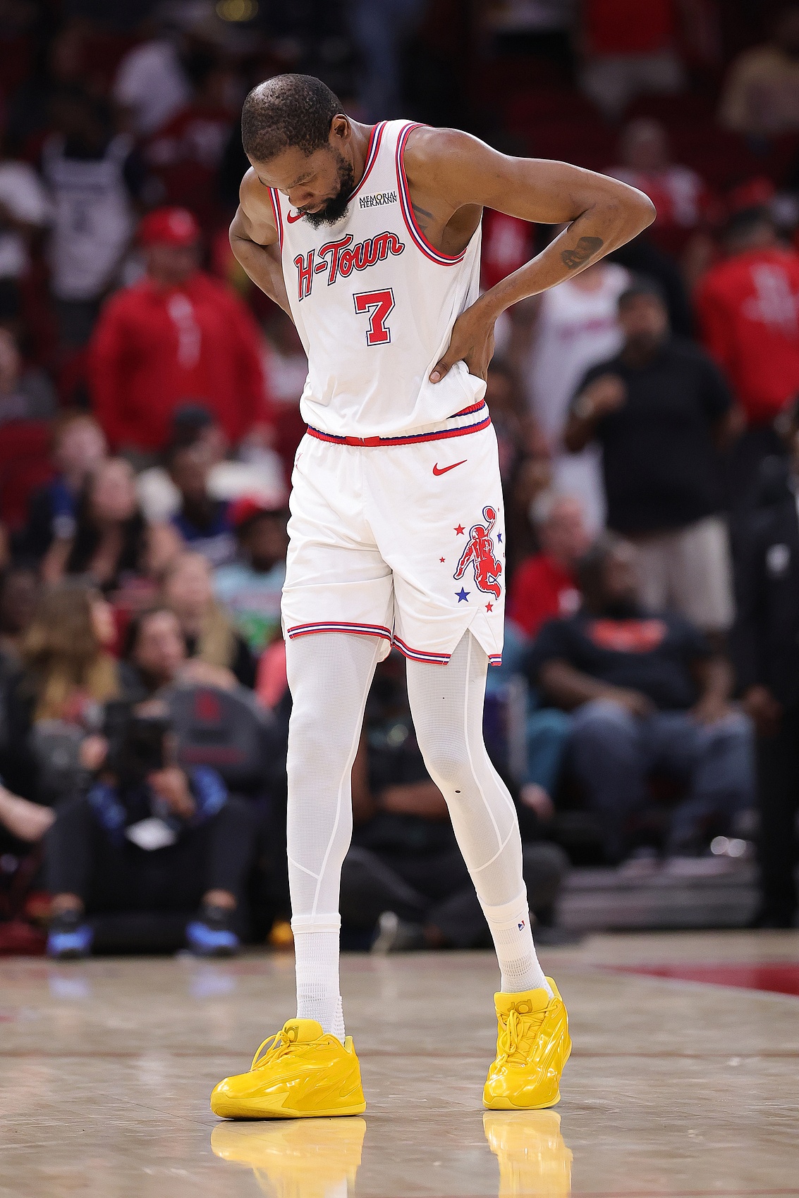 杜兰特左脚踝扭伤G3出战成疑，美媒晒G2疑似受伤瞬间