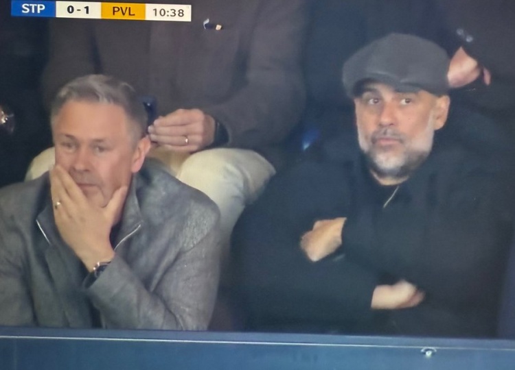 欧冠半决赛巴黎5-4拜仁 瓜迪奥拉却现身英甲斯托克港主场