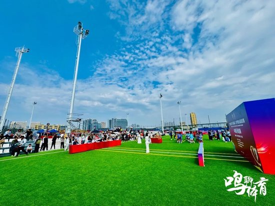 双膝重建后正式签约山西崇德荣海，艾沙江·库尔班：目标多踢比赛，向更高平台迈进