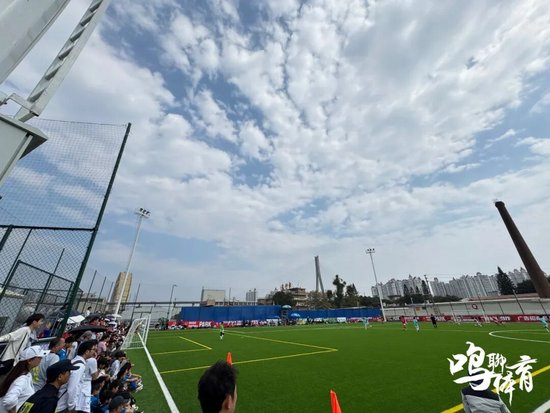 双膝重建后正式签约山西崇德荣海，艾沙江·库尔班：目标多踢比赛，向更高平台迈进