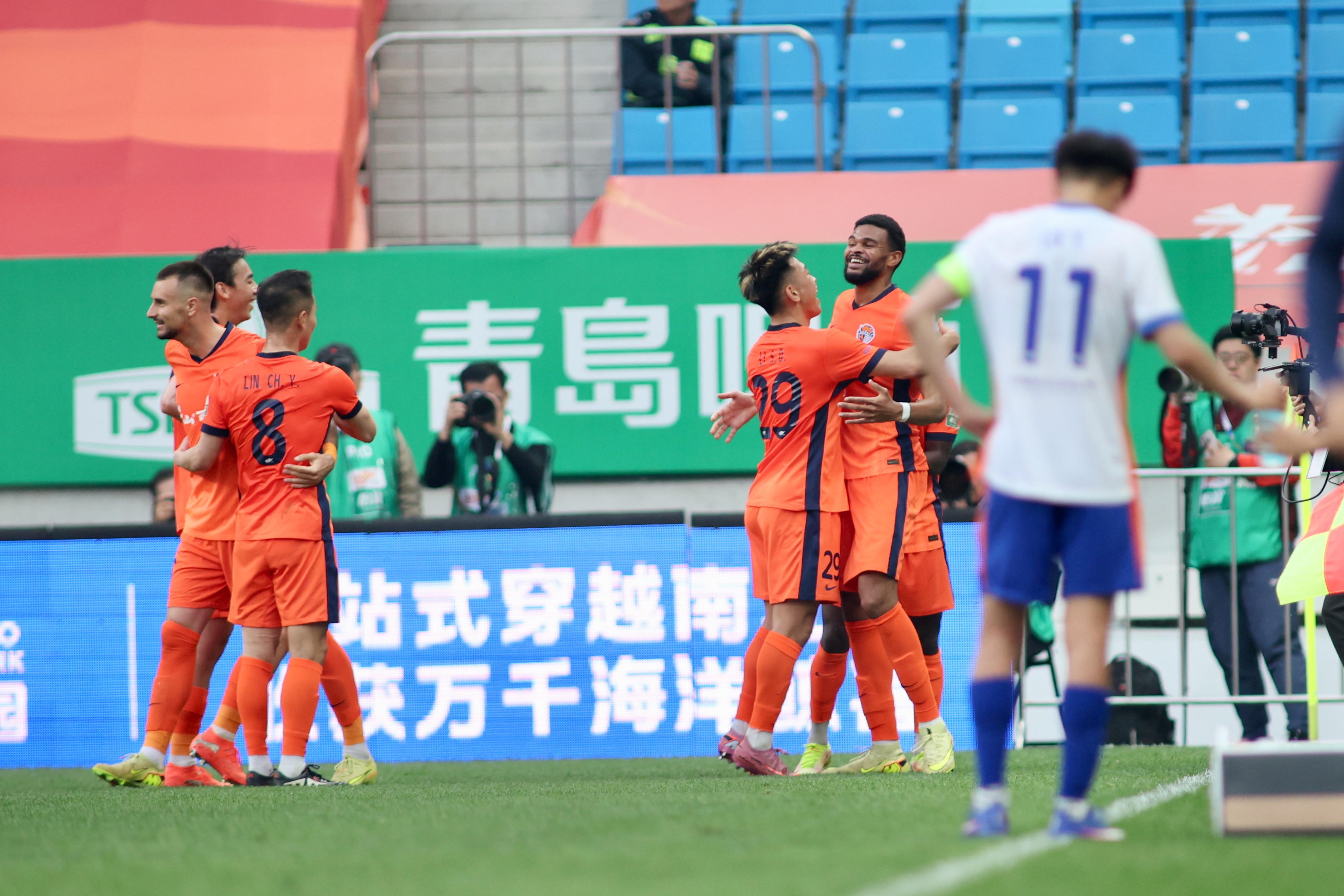 青岛海牛3-1上海海港 两连胜含金量获认可 青岛海牛3-1上海海港 两连胜含金量获认可