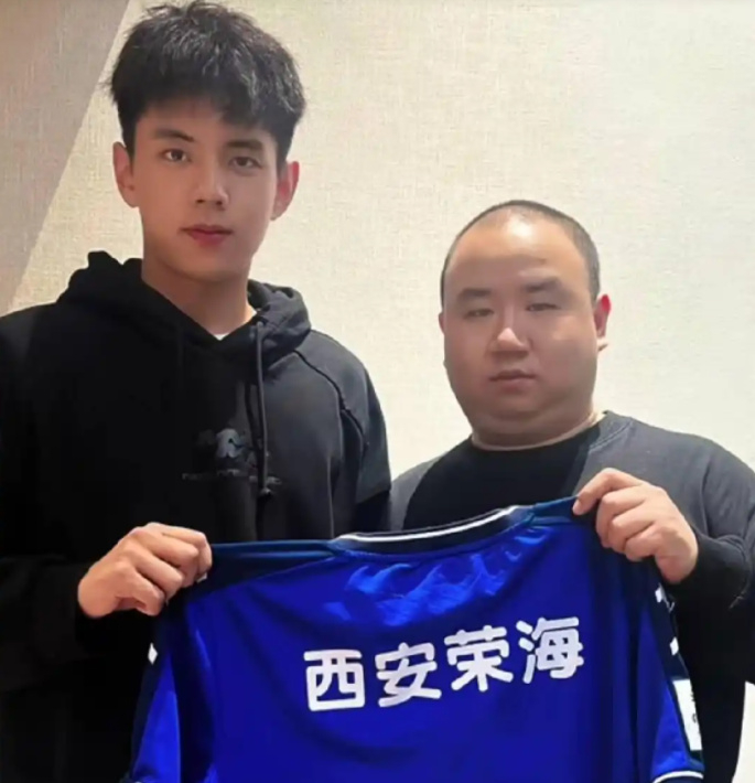前中超门将王年将成转行短剧：5场丢22球到偶像剧男主